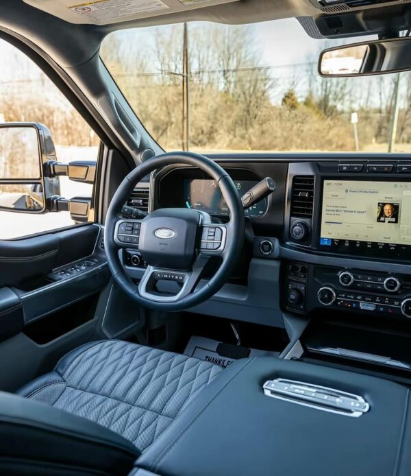 2024 Ford F450 4X4 - Image 4