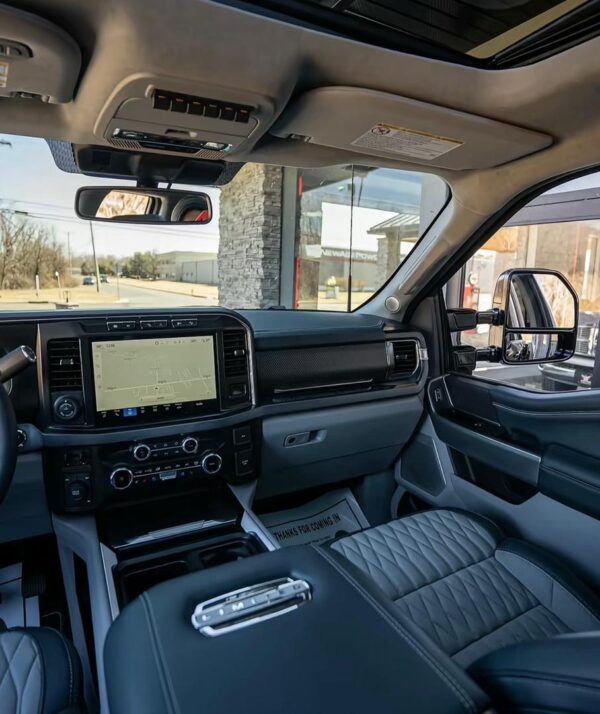 2024 Ford F450 4X4 - Image 3