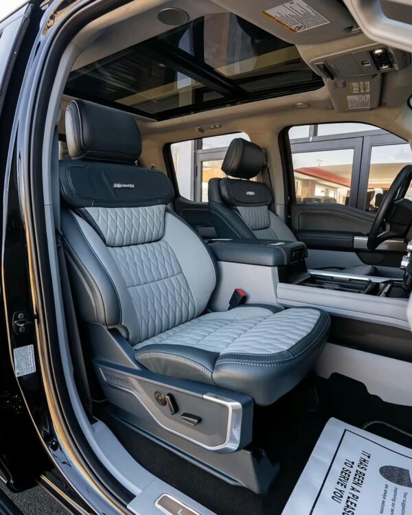 2024 Ford F450 4X4 - Image 2