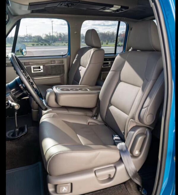 GMC Sierra 3500 3+3 - Image 2
