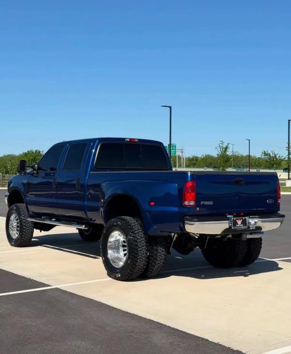 1999 Ford F350 Crew Cab 4x4 - Image 3