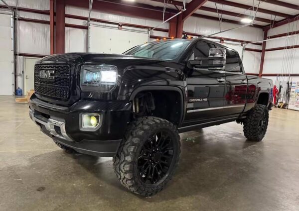 2016 GMC 2500HD Dmax - Image 4