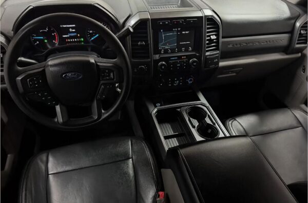 2018 FORD F250 XLT SUPER DUTY CREW CAB 4WD - Image 2