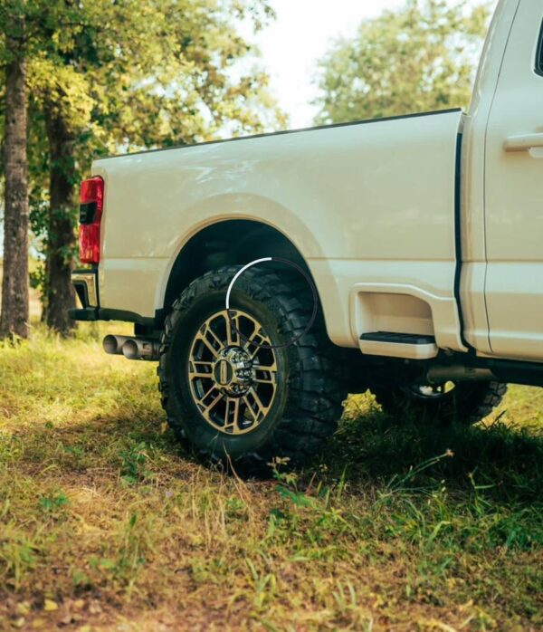 2023 Ford F-250 Lariat 4x4 - Image 3