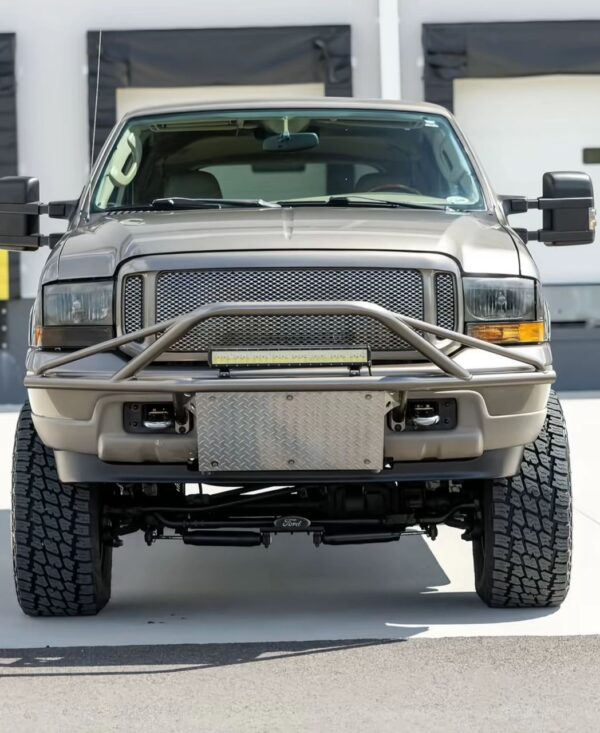 2004 Ford Excursion 4x4 - Image 5