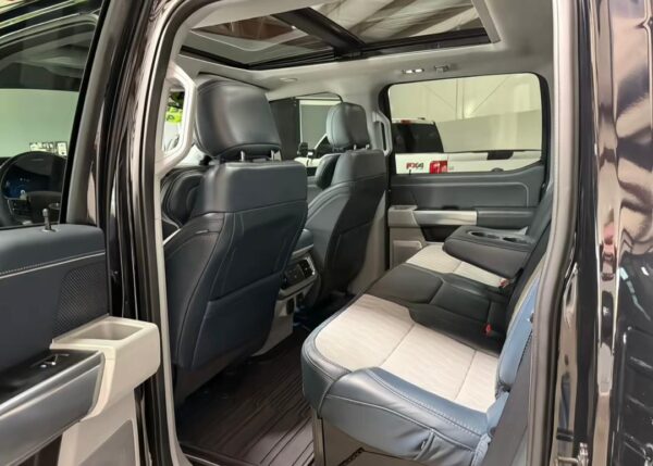 F250 Crew Cab 4X4 - Image 3