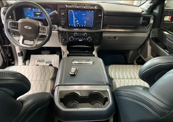 F250 Crew Cab 4X4 - Image 2