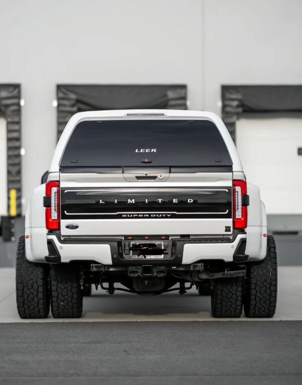 2024 Ford F350 DRW 4x4 - Image 5