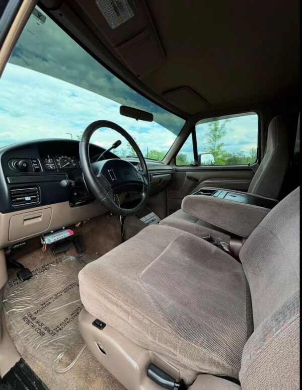 1996 Ford F350 CREW CAB XLT 4X4 - Image 3