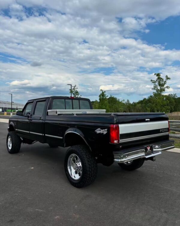 1996 Ford F350 CREW CAB XLT 4X4 - Image 4