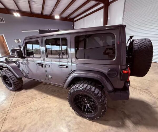 2018 Jeep Wrangler JL Unlimited Sahara, 3.6 V6, 8spd - Image 4