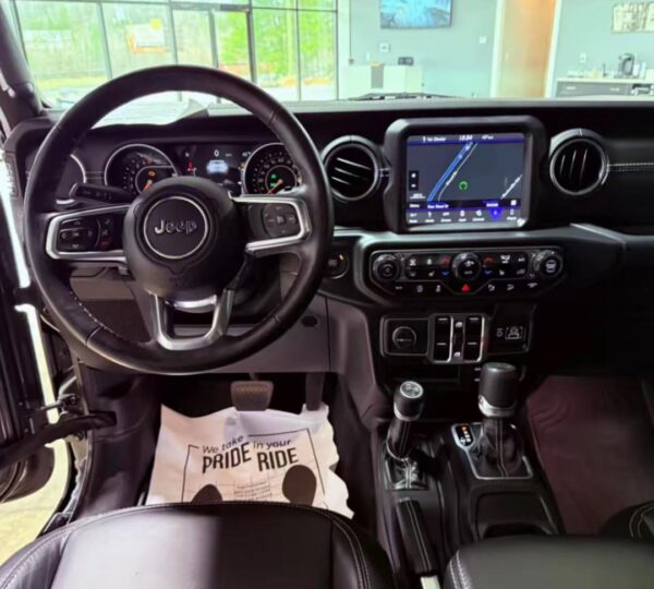 2018 Jeep Wrangler JL Unlimited Sahara, 3.6 V6, 8spd - Image 2