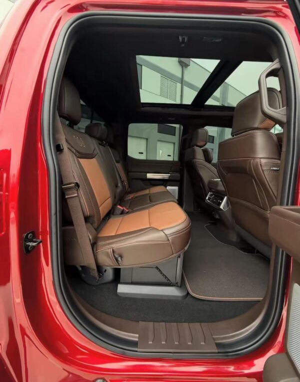 2025 Ford F450 KING RANCH 4X4 - Image 2