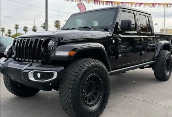 2021 gladiator Texas trail V6 4x4
