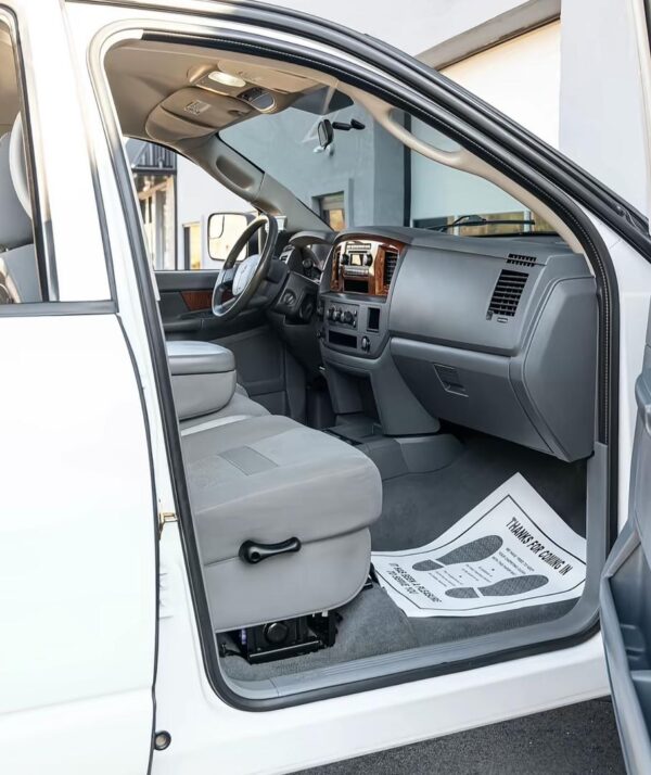 2006 DODGE RAM 2500 SLT MEGA CAB - Image 4