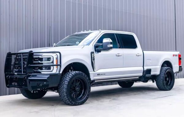 2023 Ford F350 Platinum Long Bed - Image 4