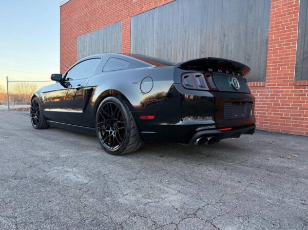 2013 Ford Mustang Shelby GT500 Coupe - Image 4