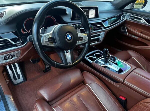 2018 BMW M760i xDrive - Image 4